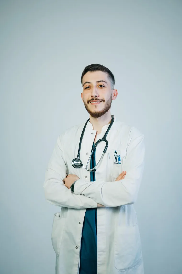 A qualified Australian doctor on a telehealth call